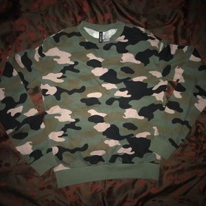 Camouflage Divided H&M women’s sweatshirt Size XS